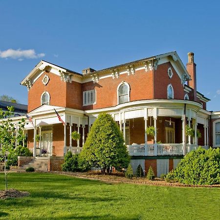 The Carriage House Inn B&B Линчбърг Екстериор снимка