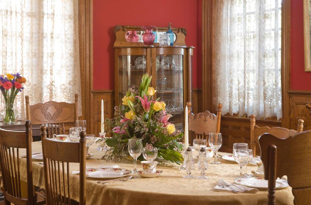 The Carriage House Inn B&B Линчбърг Екстериор снимка