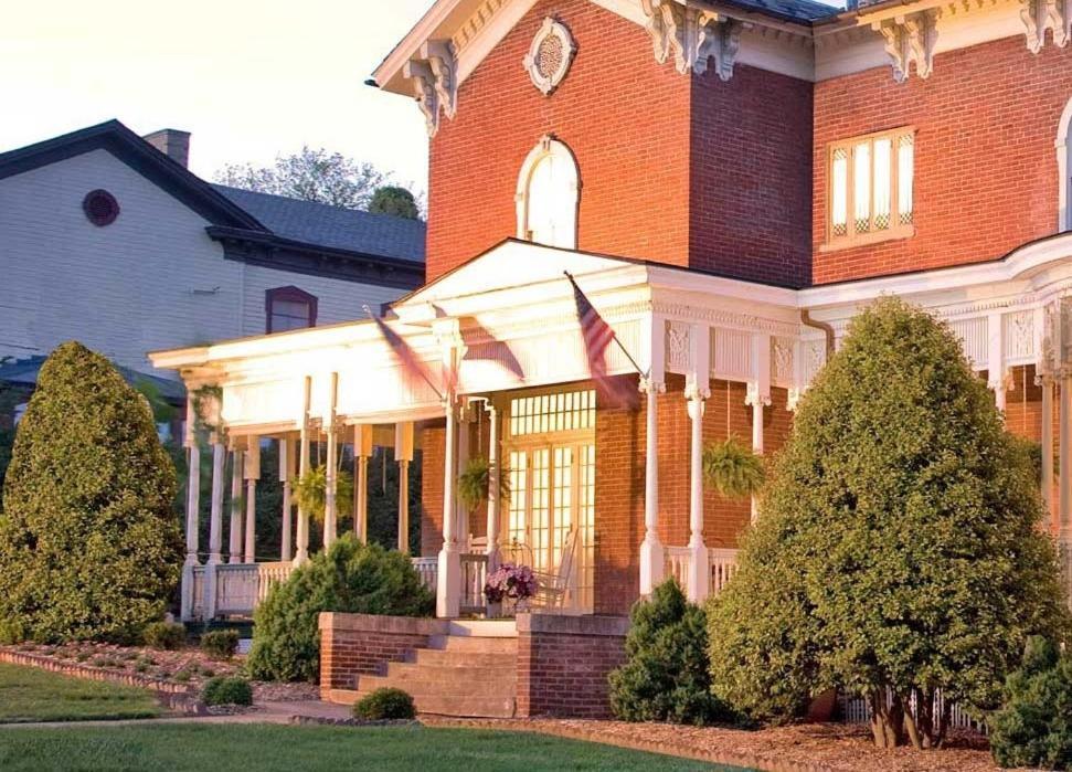 The Carriage House Inn B&B Линчбърг Екстериор снимка